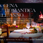 Nella foto una tavola magnificamente apparecchiata davanti al nostro maestoso camino. Look at the beautiful table in front of our and majestic fireplace.
